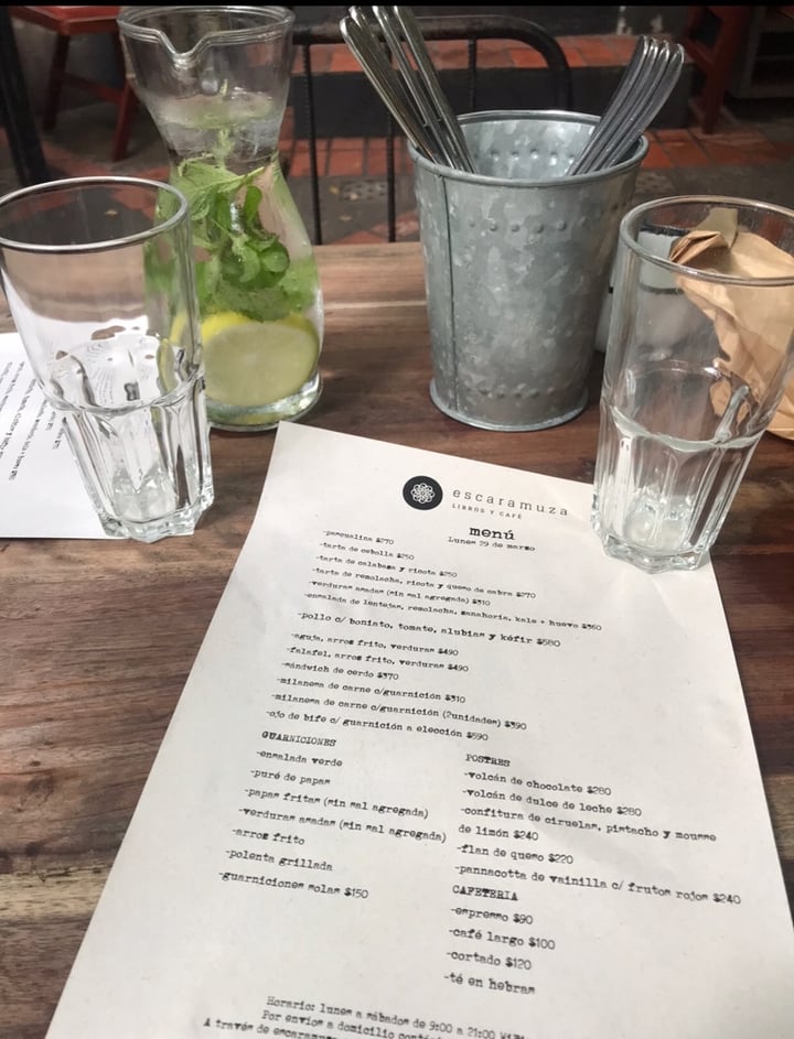 review photo of Escaramuza Libros Ensalada Vegana shared by @solebalsa on 30 May 2021 - review