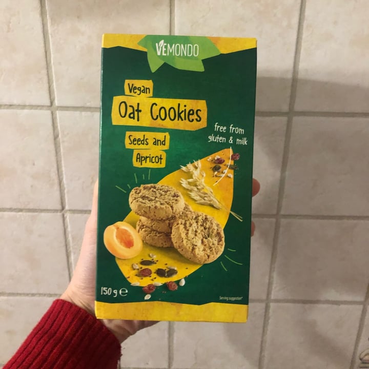 photo of Vemondo Vegan Oat Cookies Seeds and Apricot shared by @giuliettaveg on  16 Nov 2021 - review