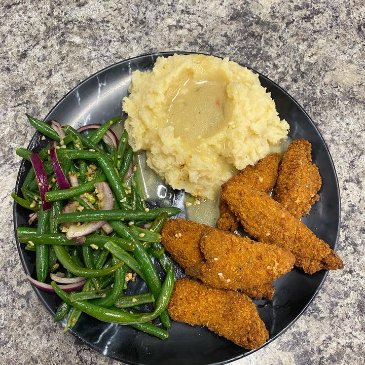 photo of Make It Vegan Fried Chicken with Mashed Potatoes and Gravy shared by @nathlena19 on  26 Nov 2022 - review