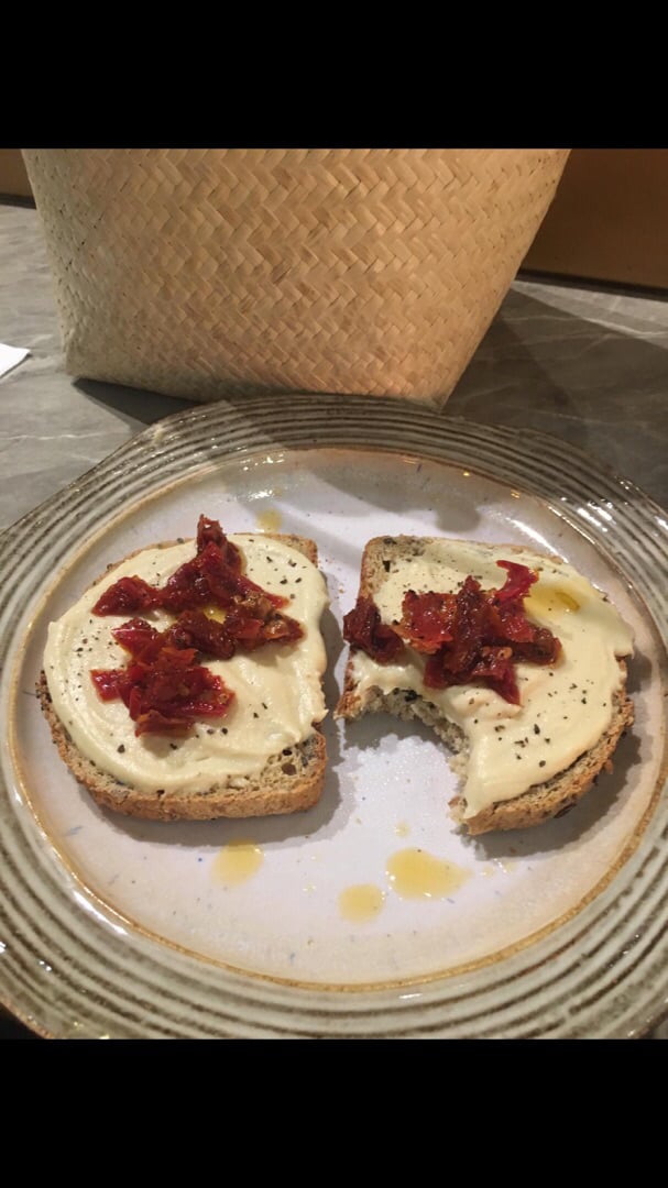 photo of The Moon Sundried Tomato Humus On Toast shared by @amindfulmiao on  17 Sep 2019 - review
