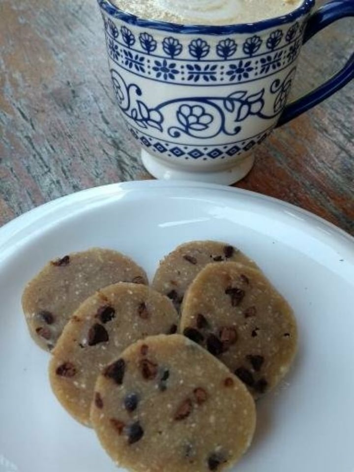 photo of Bom Bowls raw chocolate chip cookies shared by @felice on  07 Sep 2019 - review