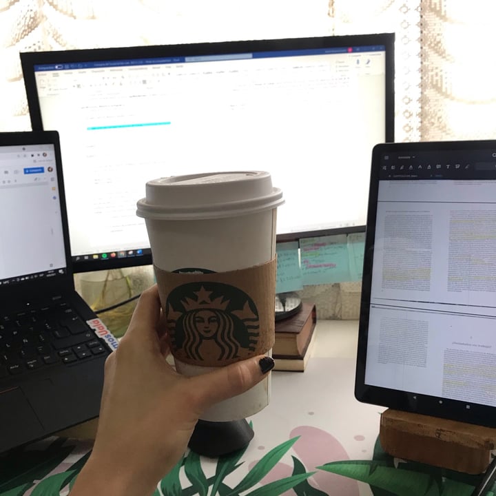 photo of Starbucks Flat White shared by @jjazcuello on  12 Sep 2021 - review