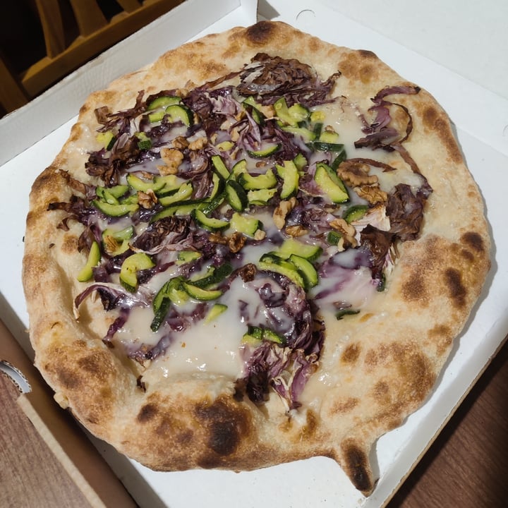 photo of 5 Sapori - Pizza Artigianale Pizza vegan radicchio shared by @michelabao on  01 Apr 2022 - review