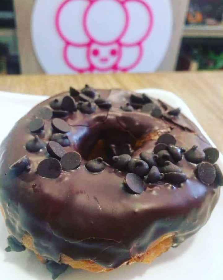 photo of Frambuesa Pastelería Vegan Milkshake and donuts shared by @whynotvegan on  24 Aug 2019 - review