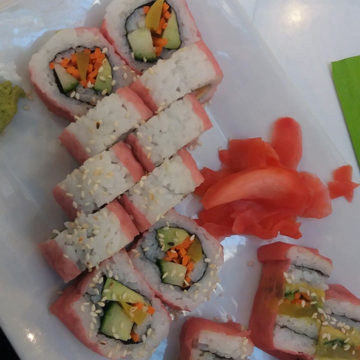photo of Willoughby & Co Veg California Rolls shared by @talthegreenteacher on  01 Mar 2021 - review