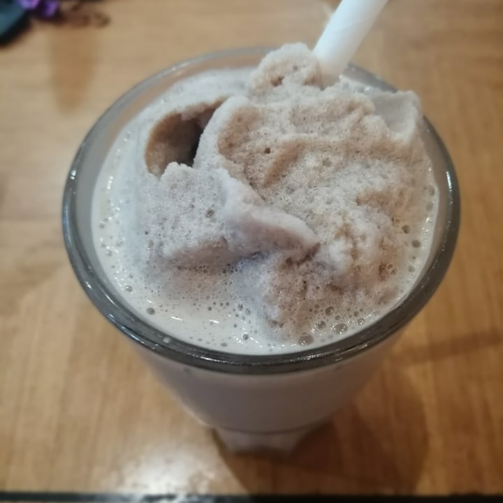 photo of Mugg & Bean Iced Cafe Latte (Soy Milk) shared by @warrenthevegan on  17 Nov 2021 - review