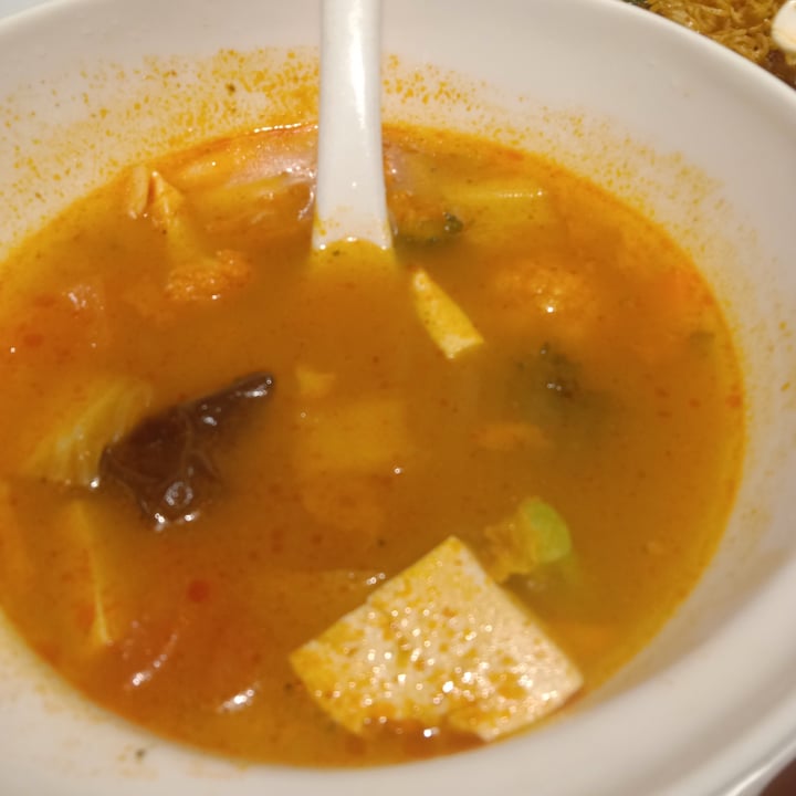 photo of Green on Earth Vegetarian Cafe Tom yum soup shared by @rajesv on  10 Mar 2022 - review