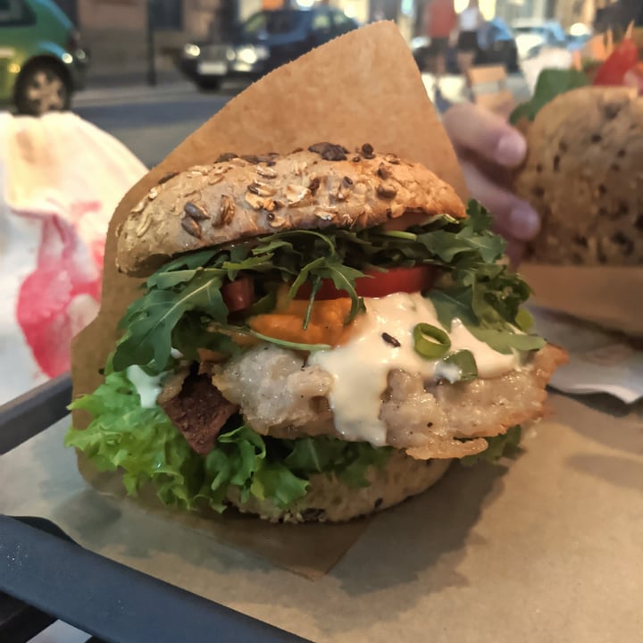 photo of Farma Burgerownia Roślinna Vegger burger shared by @iamroshi on  15 Aug 2021 - review