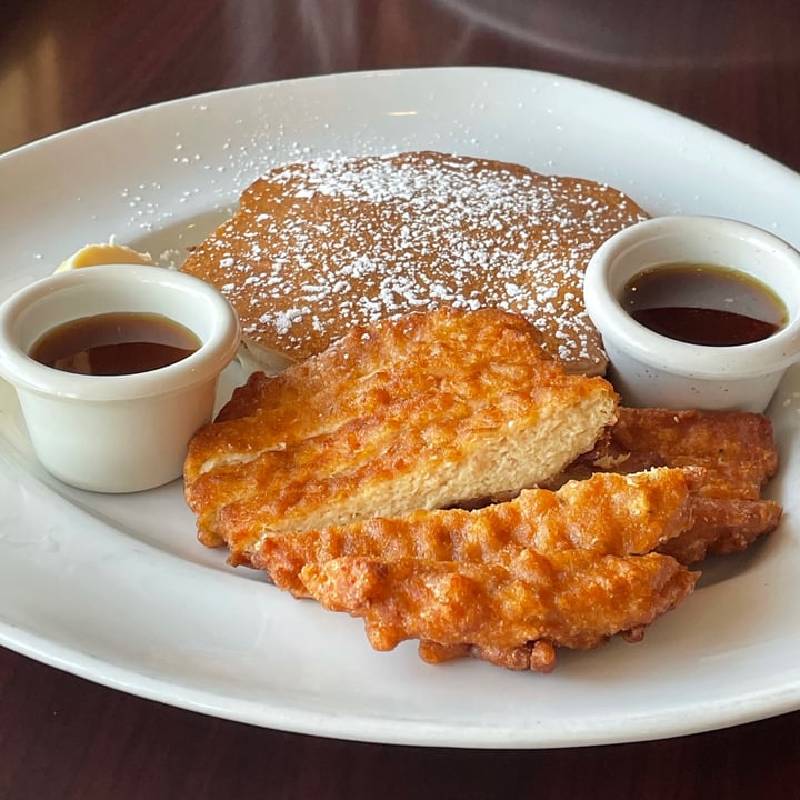 photo of Green Leaves Vegan “Chicken” and Pancakes shared by @soniaelsie on  24 Aug 2021 - review