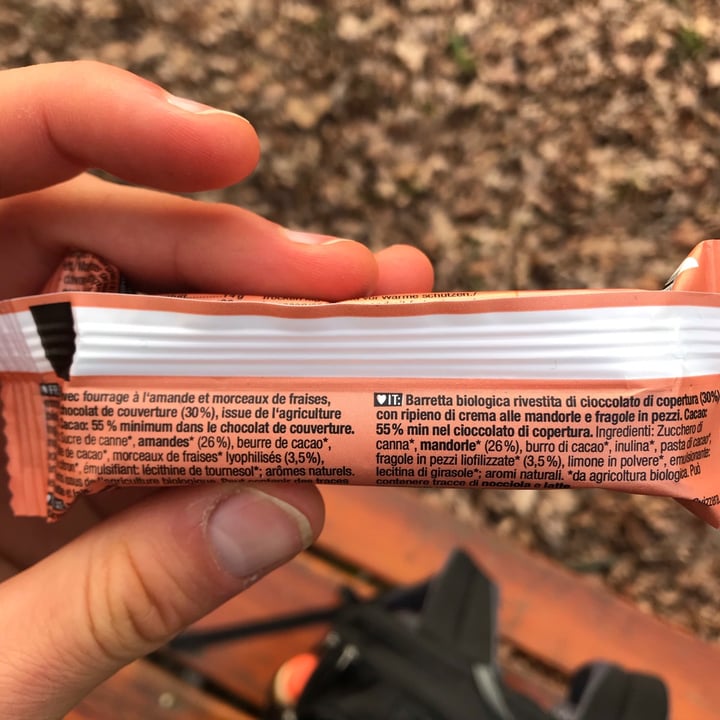 photo of Veganz Choc Bar - Strawberry shared by @david- on  15 May 2021 - review