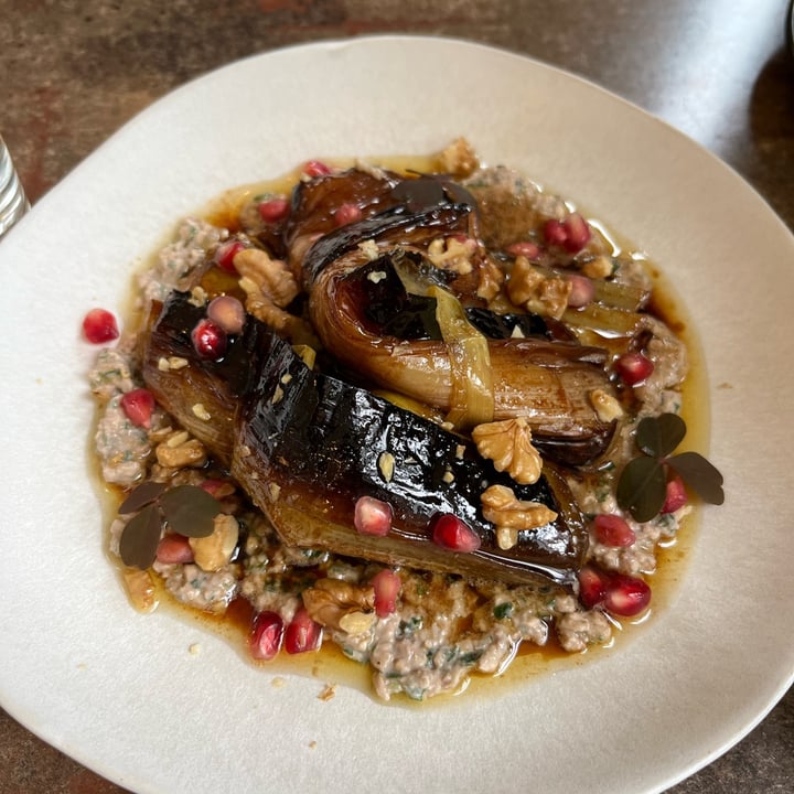 review photo of Tiffin Cafe & Restaurant Lisboa charred leeks shared by @veninis on 16 Dec 2022 - review