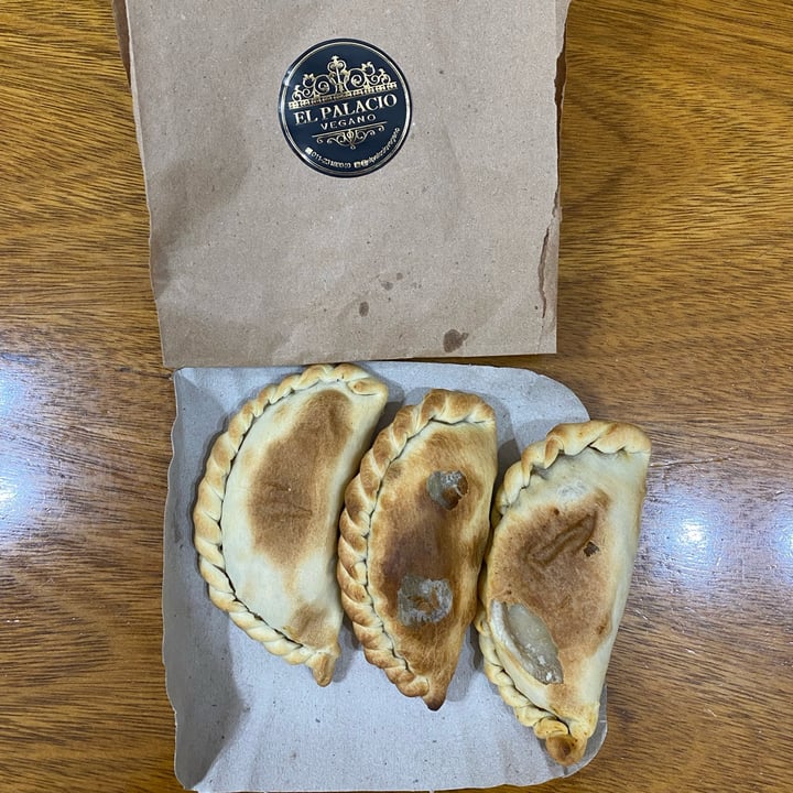 review photo of El Palacio Vegano Empanadas shared by @denisezeta on 03 Dec 2021 - review