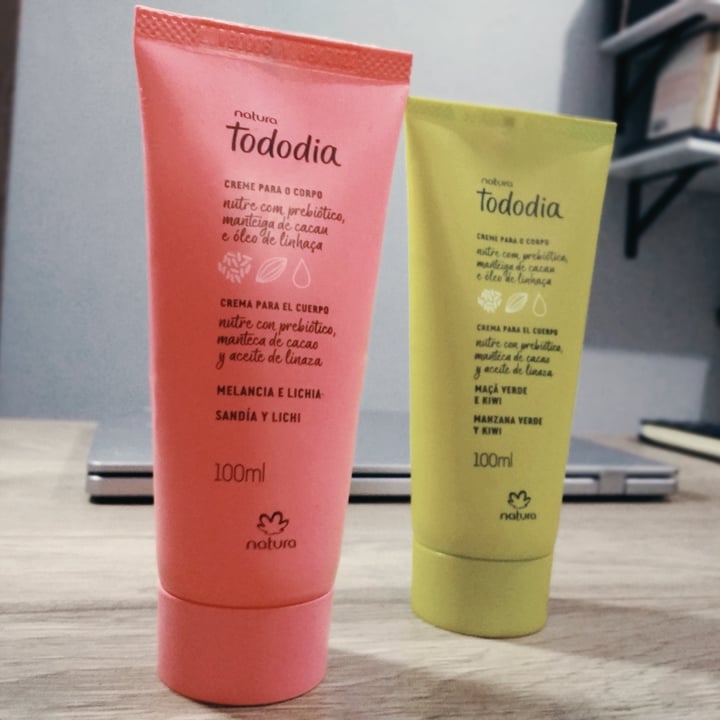review photo of Natura Crema tododia Sandia Y Lichi shared by @rogimcos on 16 Apr 2022 - review