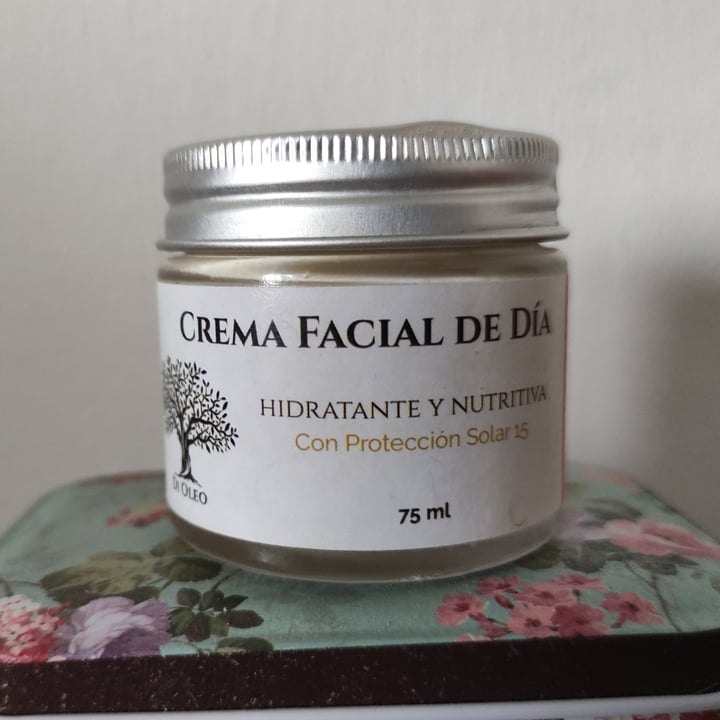photo of Di Oleo Crema Facial De Día shared by @lolacreta on  28 Aug 2021 - review