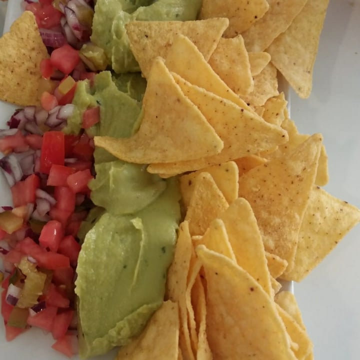 photo of Pipoca Nachos con guacamole shared by @maryflosh on  17 Aug 2021 - review