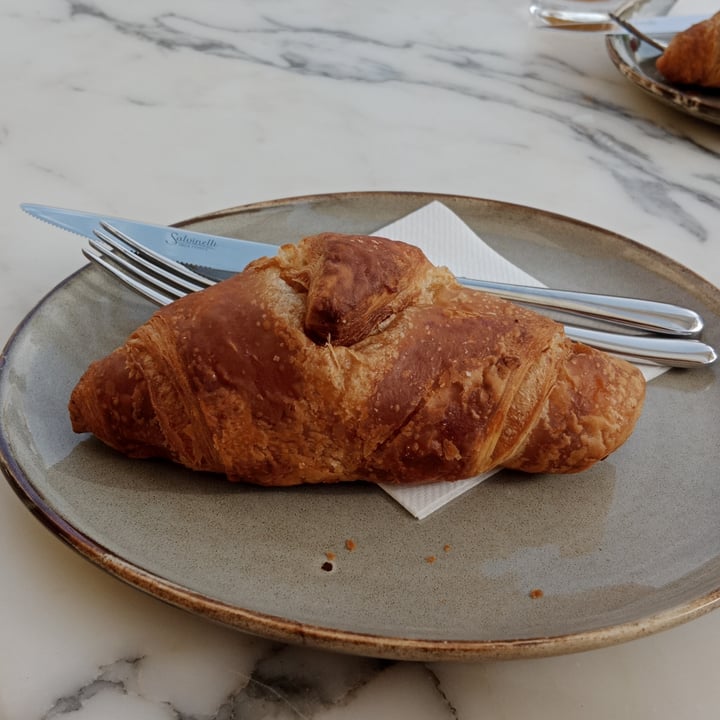 photo of Josephine’s Coffee raspberry croissant shared by @francescaglad7 on  13 Sep 2022 - review