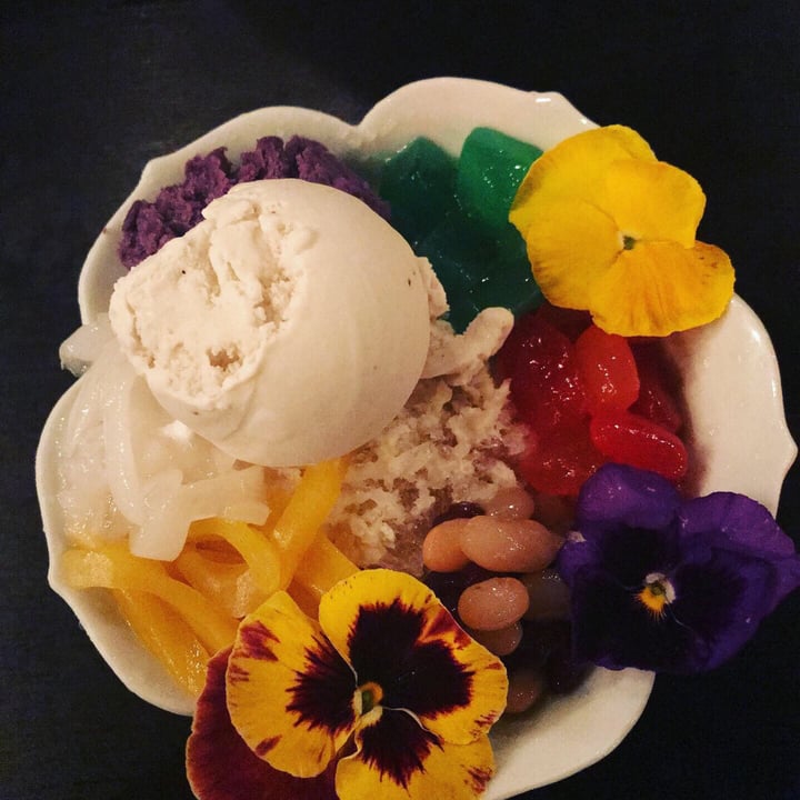 photo of Ichiza Kitchen (Temporarily Closed) Vegan halo halo shared by @dakikubi on  01 Sep 2019 - review