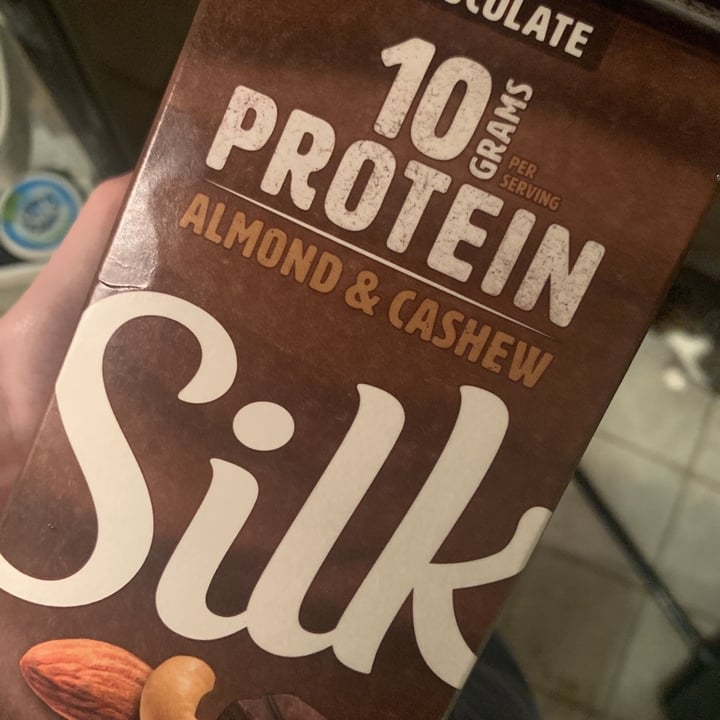 photo of Silk Chocolate Pea Almond and Cashewmilk shared by @ryleighkrystal on  04 Apr 2020 - review