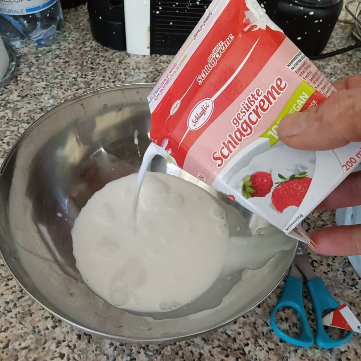 review photo of Schlagfix Gesüßte Schlagcreme shared by @alessandro19restante on 03 May 2022 - review