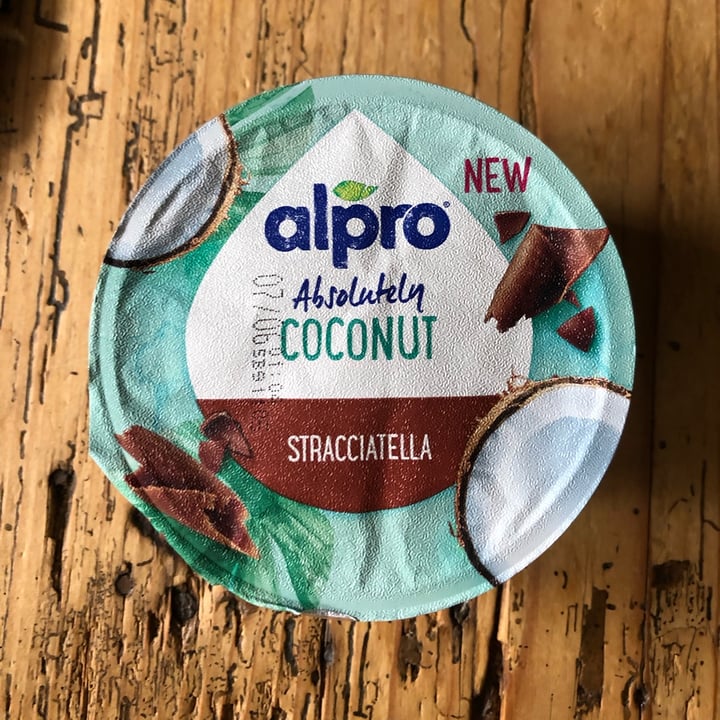 photo of Alpro Yogurt cocco gocce di cioccolato shared by @elenaerossini on  08 May 2022 - review