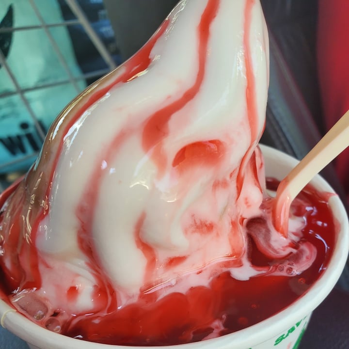 photo of Curbside Comforts Strawberry Sundae shared by @bocca on  10 Aug 2022 - review