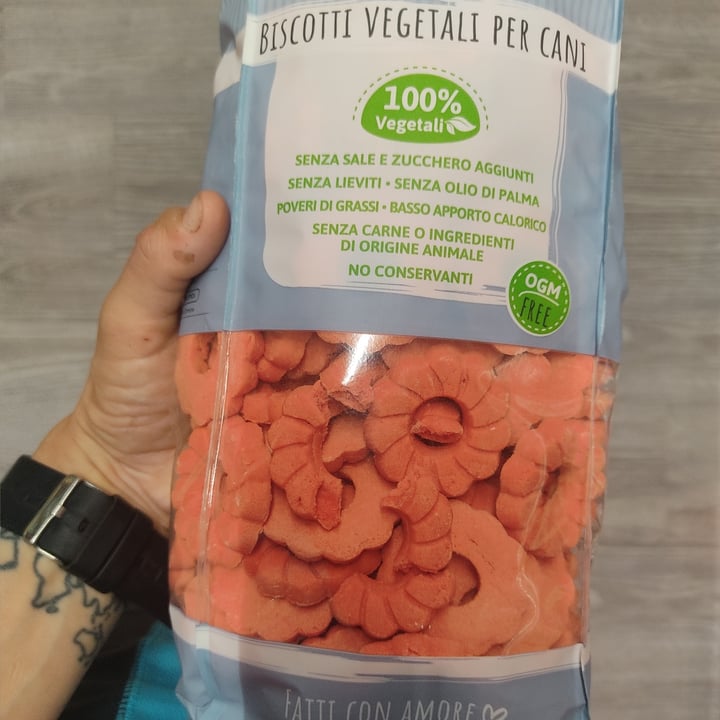 review photo of i biscotti di Marie Biscotti per cani gusto mela shared by @lauradavega2 on 30 Jun 2022 - review