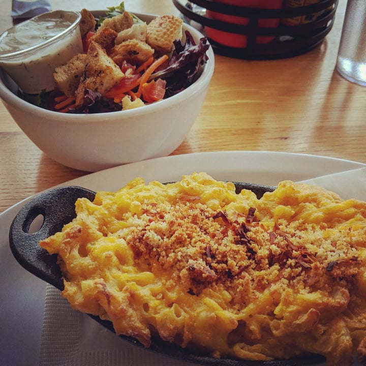 photo of J. Selby's Macaroni and cheeze shared by @compassionatekisses on  30 Nov 2018 - review