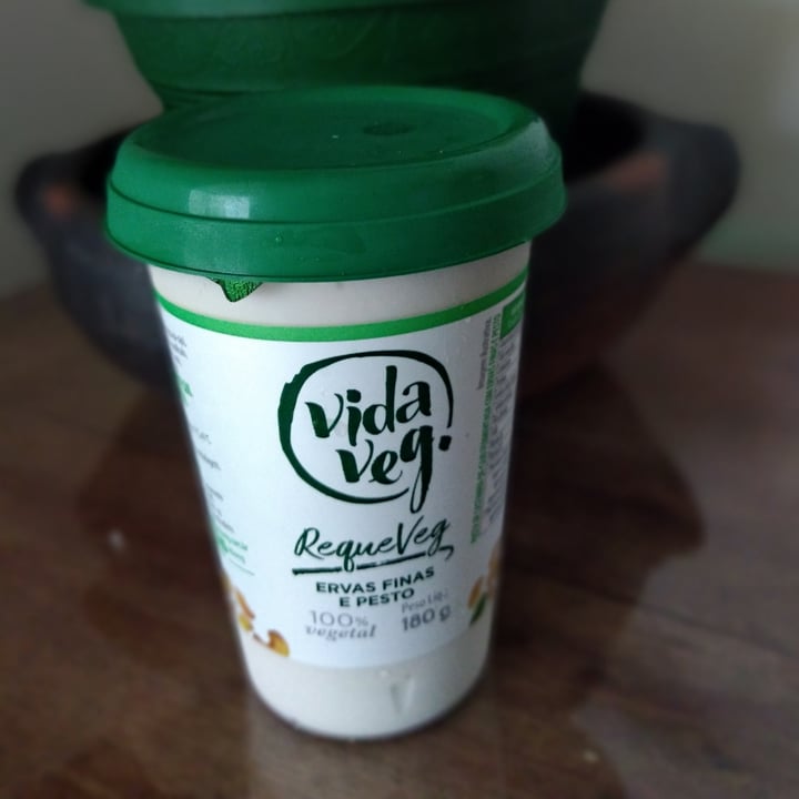 photo of Vida Veg requeijão com ervas finas e pesto shared by @mqhazoff on  20 Jun 2022 - review