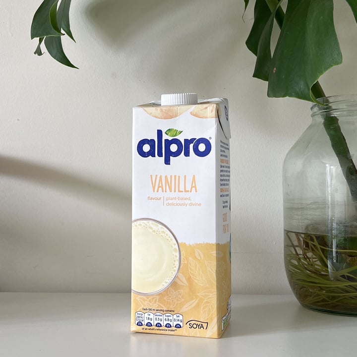 photo of Alpro Classic Soy Vanilla shared by @aboutnicoeller on  12 Apr 2022 - review