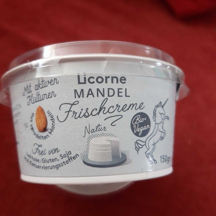 review photo of Licorne almond/mandel yoghurt shared by @sumina on 15 Aug 2021 - review