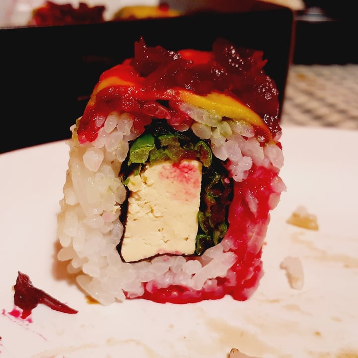 photo of Jiro Sushi caballito Viena Roll shared by @lalaveg on  18 Jun 2022 - review