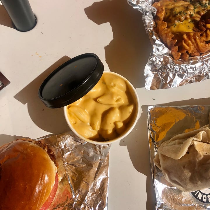 photo of Golden Dinosaurs Vegan Deli Mac and cheese shared by @alexanicole on  27 May 2021 - review