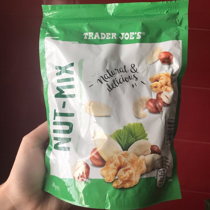 photo of Trader Joe's Nut-Mix shared by @helenammd0307 on  09 Oct 2022 - review