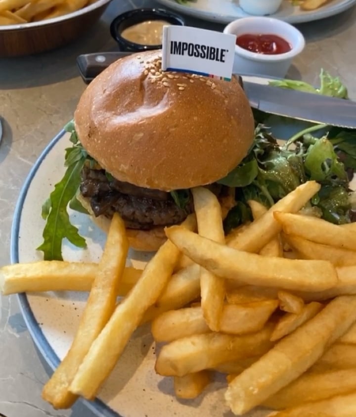 photo of Privé Wheelock Plant-Based Truffled Mushroom Swiss Burger shared by @venetia on  23 Feb 2020 - review