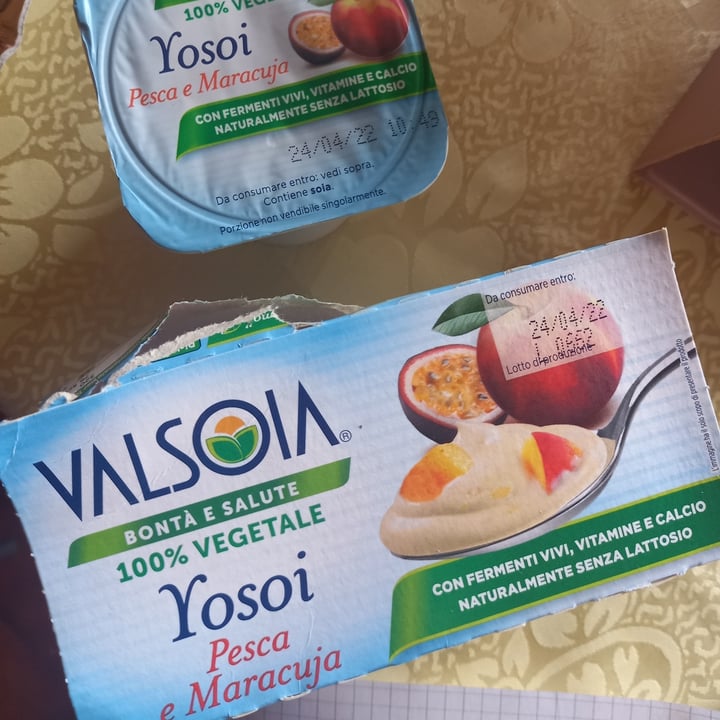photo of Valsoia Yogurt Pesca e maracuja shared by @gabriella95 on  15 May 2022 - review