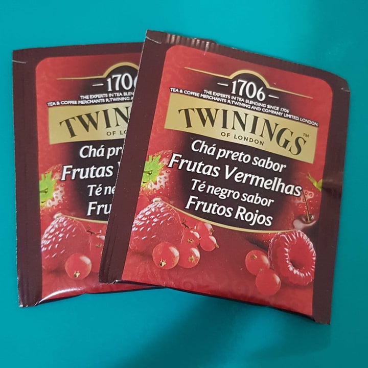 photo of Twinings Tea four red fruits shared by @deborahdrocha on  08 May 2022 - review
