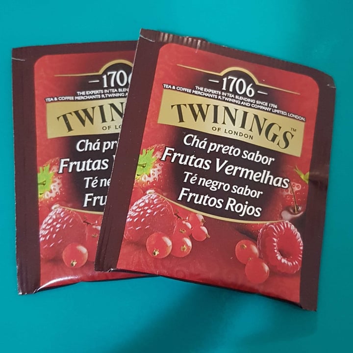 review photo of Twinings Tea four red fruits shared by @deborahdrocha on 08 May 2022 - review