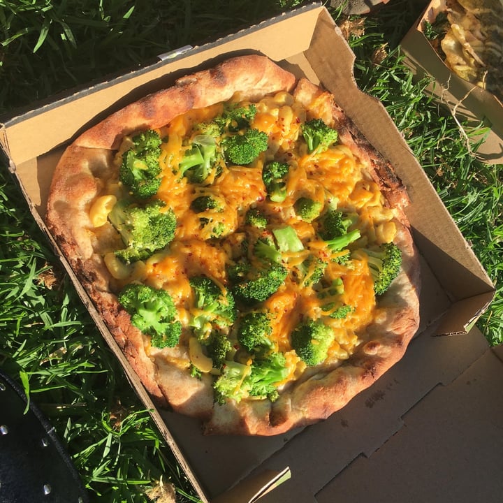 review photo of Sage Plant Based Bistro and Brewery Echo Park Mac & Cheese Pizza shared by @jackjackf12 on 07 Jul 2020 - review