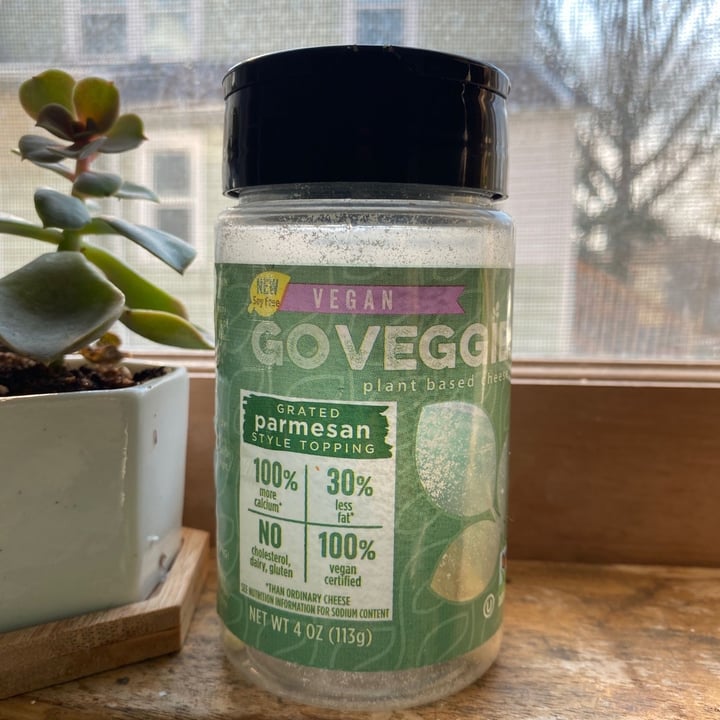 photo of GO VEGGIE Vegan Parmesan Grated Topping shared by @emmyanmmlvr on  02 Apr 2020 - review