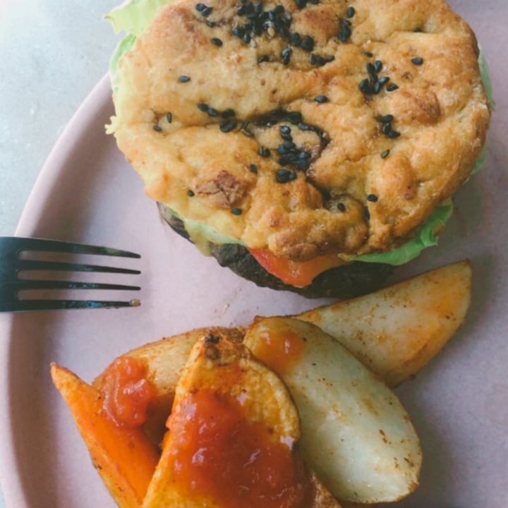review photo of Mudrá Hamburguesa De Hongos shared by @abru95 on 18 Oct 2021 - review