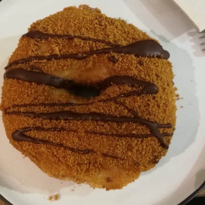 photo of Delish Vegan Doughnuts Donut Relleno De Crema De Avellana shared by @lorelorelein on  19 Nov 2021 - review