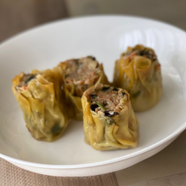 photo of Divine Realm Vegetarian Restaurant Siew Mai dumplings shared by @greenbovine on  10 Mar 2021 - review
