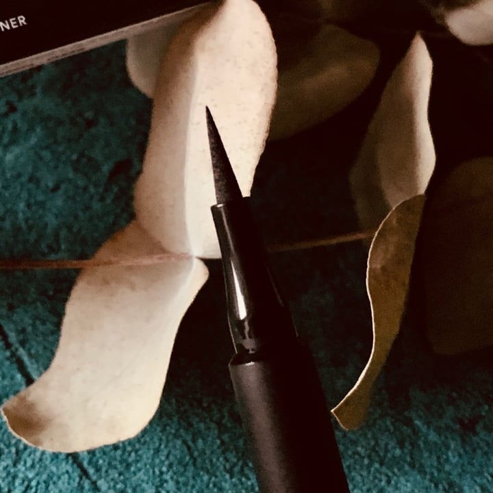 photo of 3INA The 24h Pen Eyeliner shared by @naivoncake on  25 Jul 2021 - review
