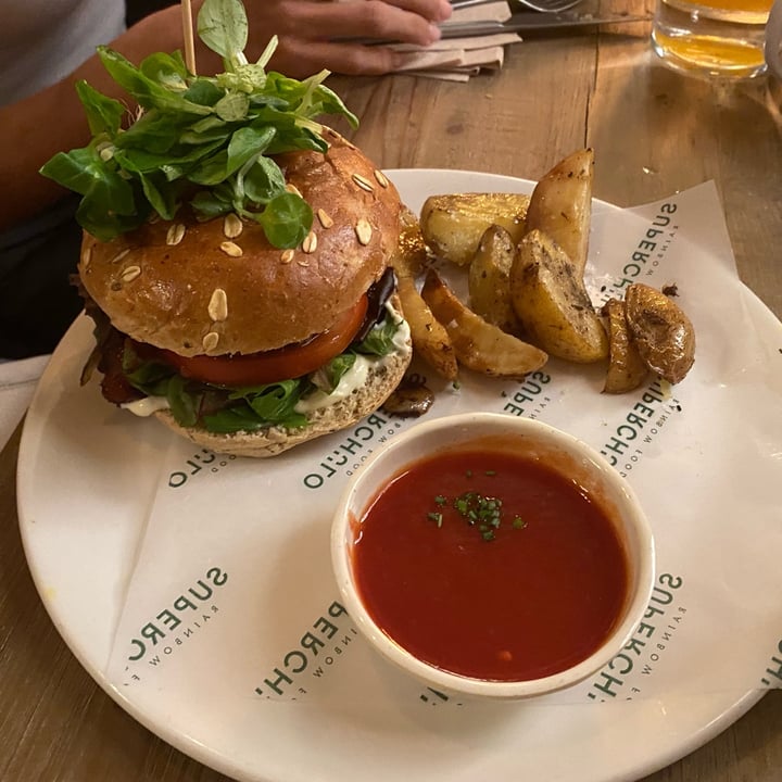 photo of SUPERCHULO MADRID Hamburguesa vegana shared by @irenevegan on  17 Apr 2022 - review
