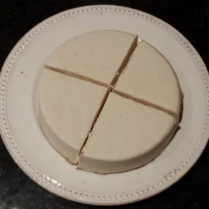 photo of Daiya New York Plant-Based Cheezecake shared by @cmeyers7743 on  28 May 2021 - review