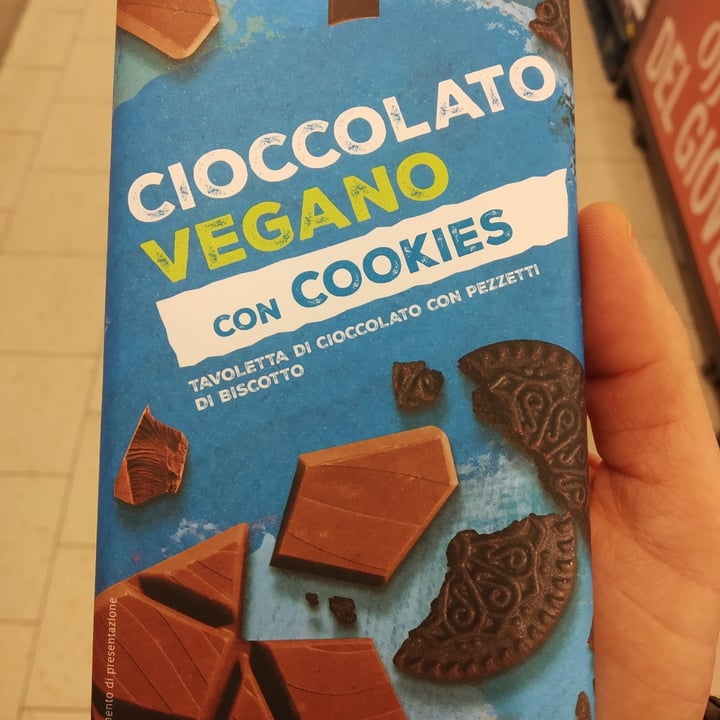 photo of Fin Carré Cioccolato Vegano con Cookies shared by @loveforanimals on  21 Mar 2022 - review