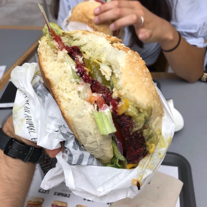 review photo of Mother Burger Madre Mia shared by @joaoalmeida on 12 Aug 2020 - review