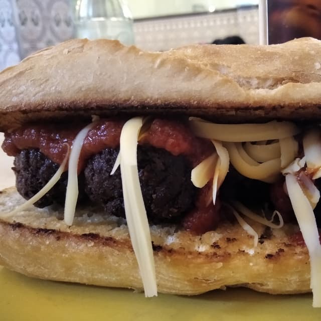 Photo of the dish “Bocadillo de albóndigas”