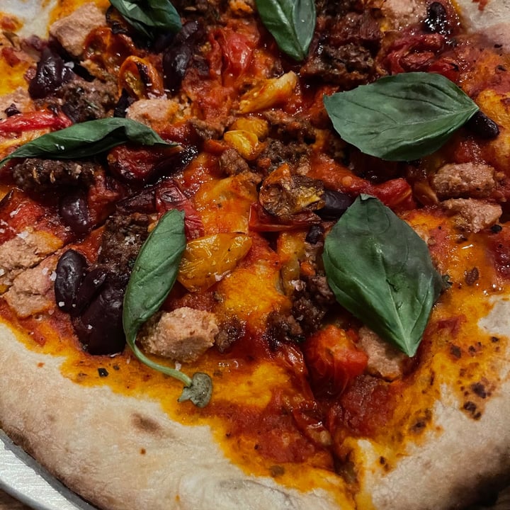 photo of Red Rabbit St. Paul Vegan Impossible Meat Pizza shared by @elliejeanmcd on  09 Jun 2021 - review