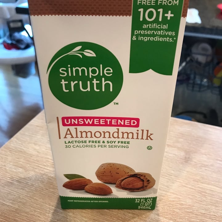 photo of Simple Truth Almond Milk shared by @billysnow on  17 Feb 2022 - review